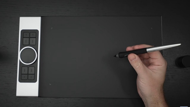 XPPen Deco Pro MW Bluetooth drawing tablet for krita