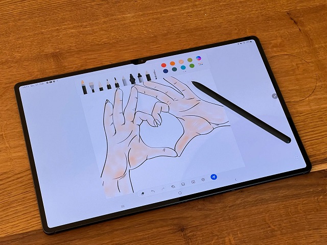 Samsung Galaxy Tab S8 ultra tablet for drawing and painting