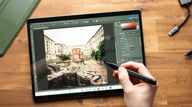 Microsoft Surface Pro 9 for drawing and photo editing in photoshop